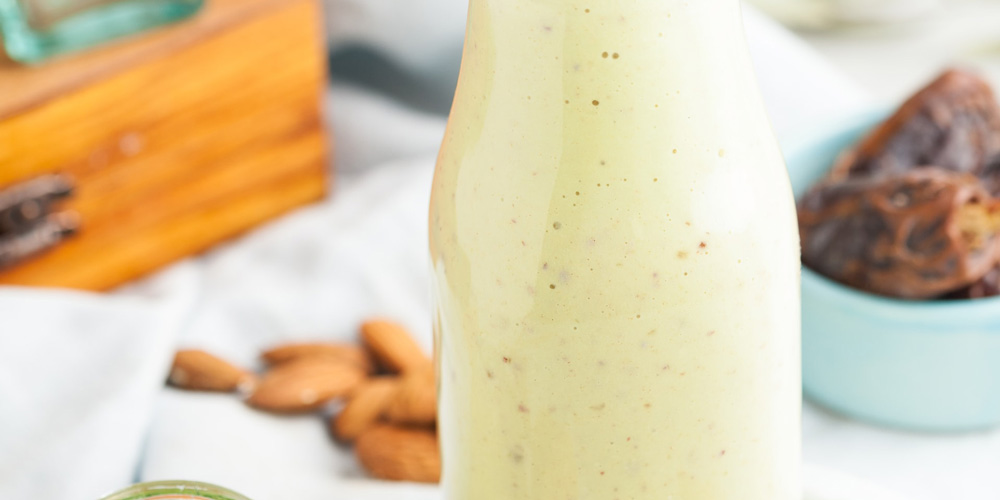 almond milk with dates