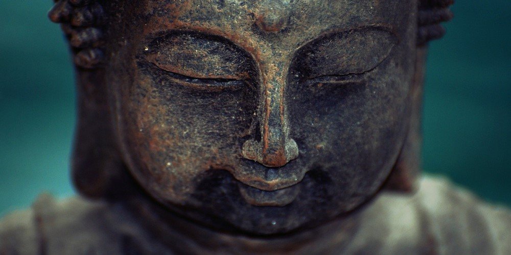 peaceful buddha face when to meditate